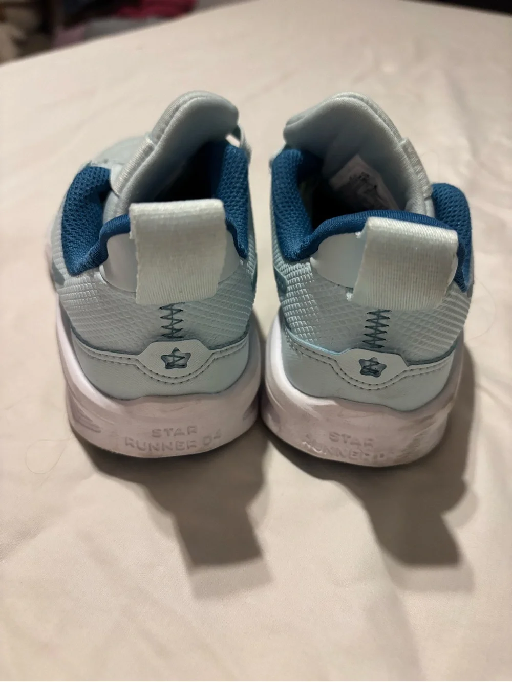 Nike Kids Light Blue and Dark Blue Star Runner Sneakers pull on girl 13C pre-own
